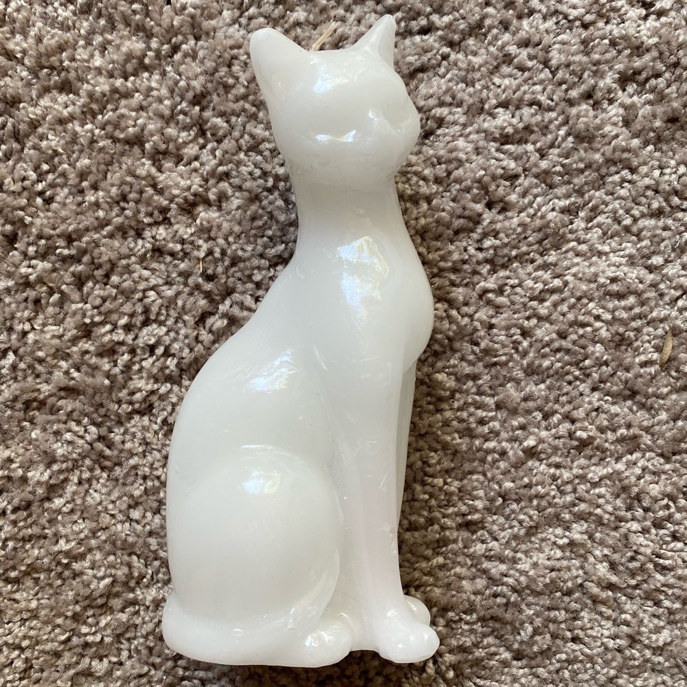 White Vintage Cat Candle